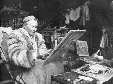 Isse at her studio, Brucebo, Gotland in 1968